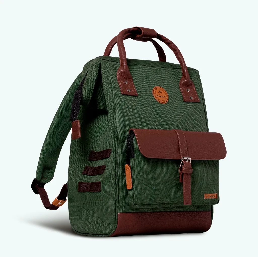 TDM-S22-ADVENTURER-MEDIUM-DENPENSAR-3_4FACE-POCHETTE_1-HD.webp