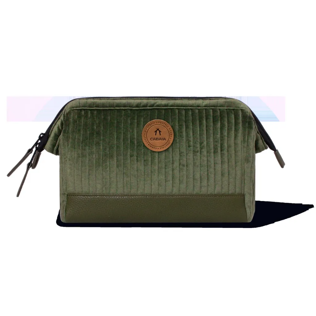 [3283-3701328332022] Travel Kit - Adventurer Avenue McGill College